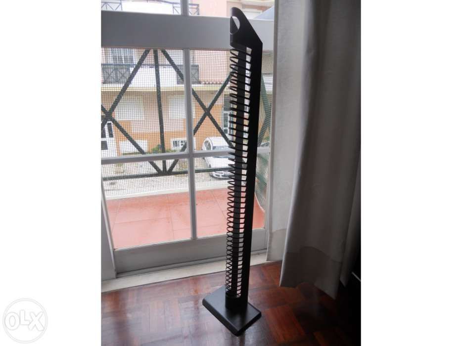 Suporte e cds em metal para cd cds