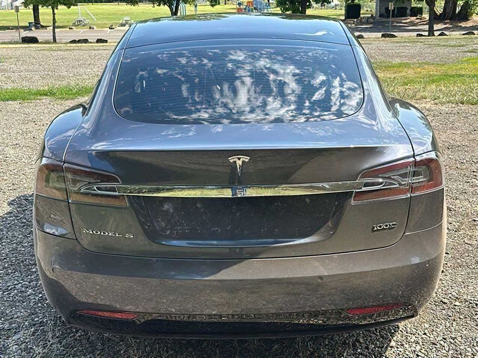 Tesla Model S 100D      2018
