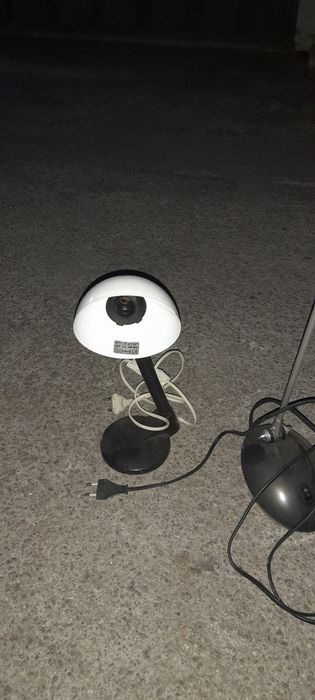 Candeeiros de teto e de secretária