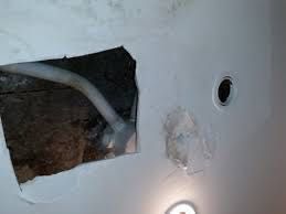 Fuga de água, canalizador, reparação canalização deteção de fuga