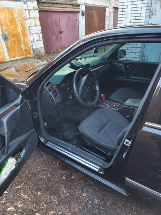 Продам Мерседес 210 D