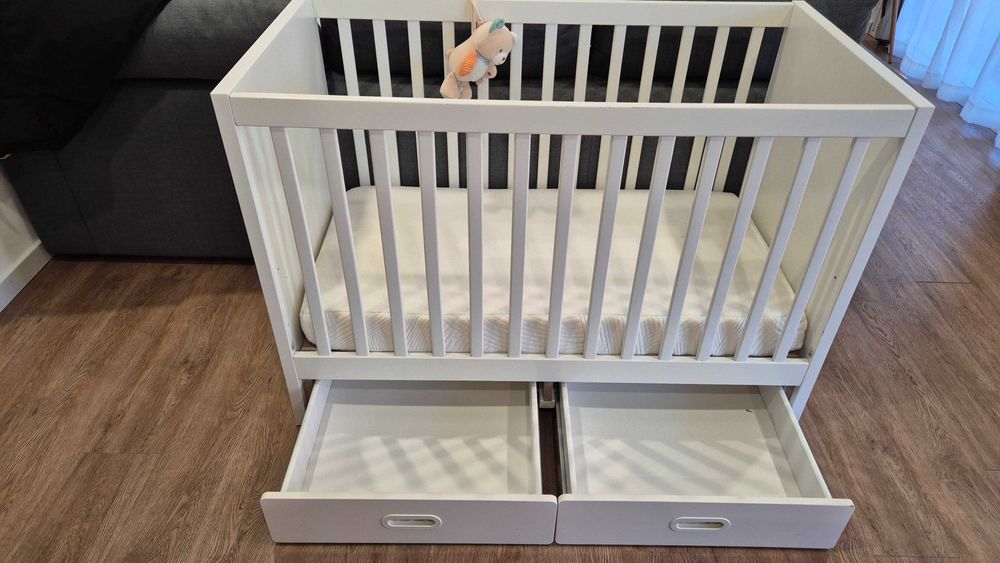 Berço IKEA Stuva com gavetas, colchao e guarda de grades