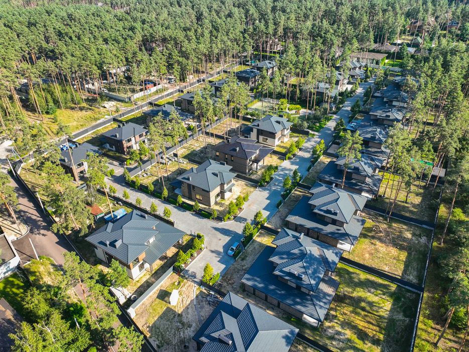 Котедж 217 м² у закритому містечку біля Бучанського парку | 10 соток | Розстрочка