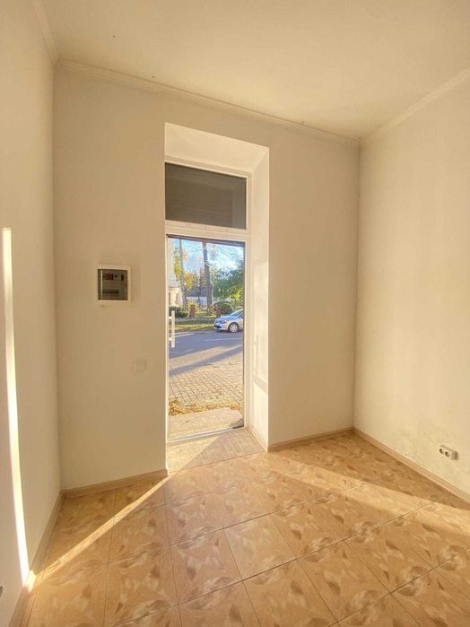 Оренда комерційного приміщення м. Кам'янка-Бузька ( центр )