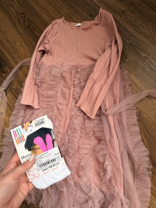 Красива сукня для дівчинки 3-4 роки