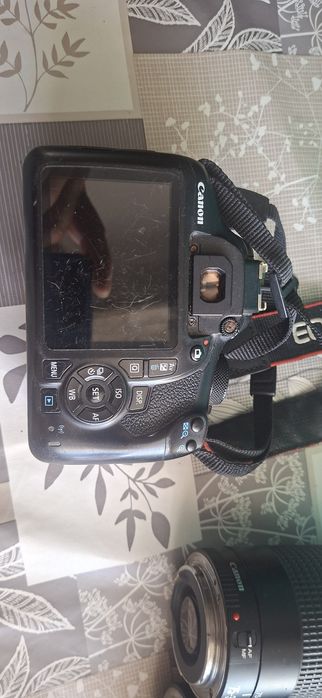 Canon eos 1300d com 3 lentes