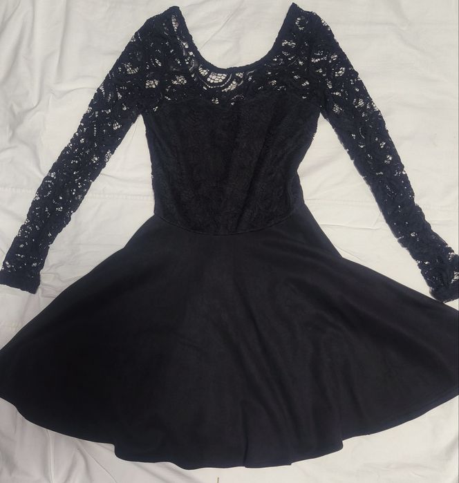 Продам вечернее платье с гипюром