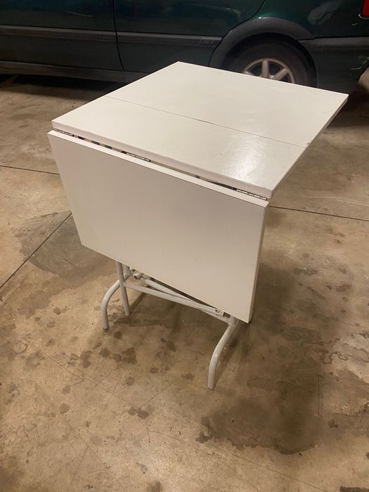 Mesa branca retangular