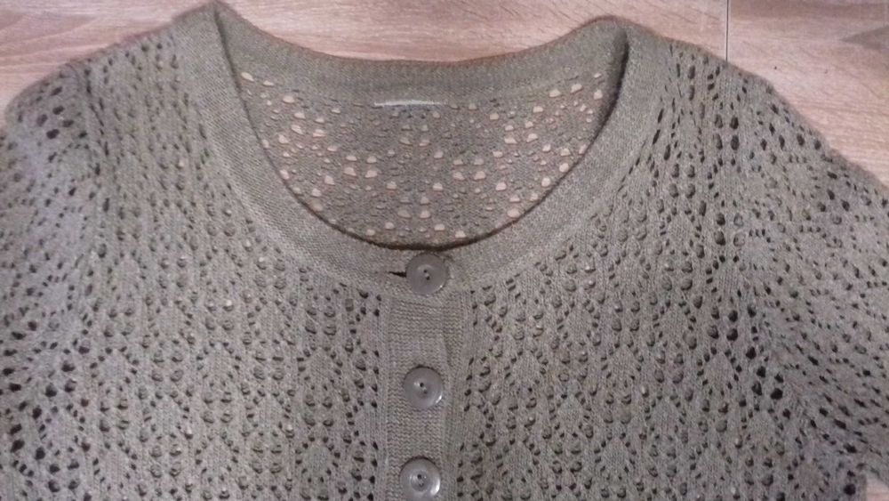 Damska ażurowa sweterkowa narzutka 40/42