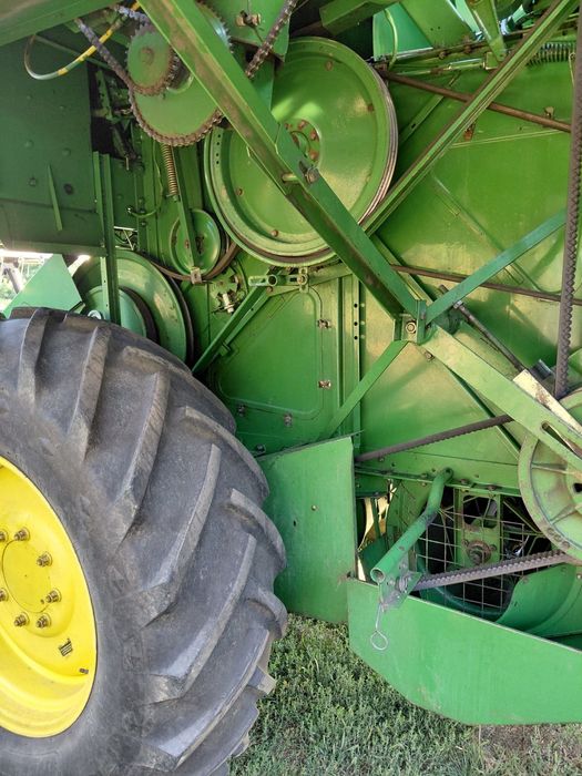 Комбайн John Deere 1055, Джон Дір 1055