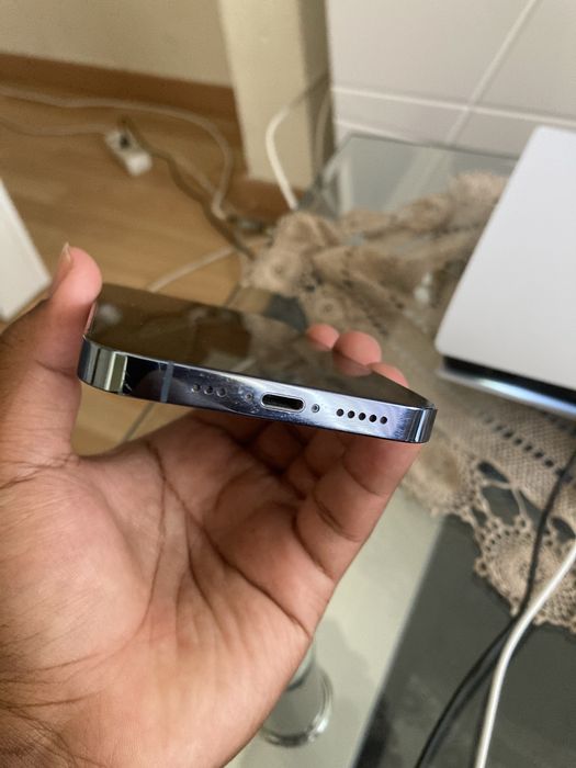 Iphone 13 pro usado em estado novo, so a bateria que nao e original mas , esta em 100%, tudo bem funcional