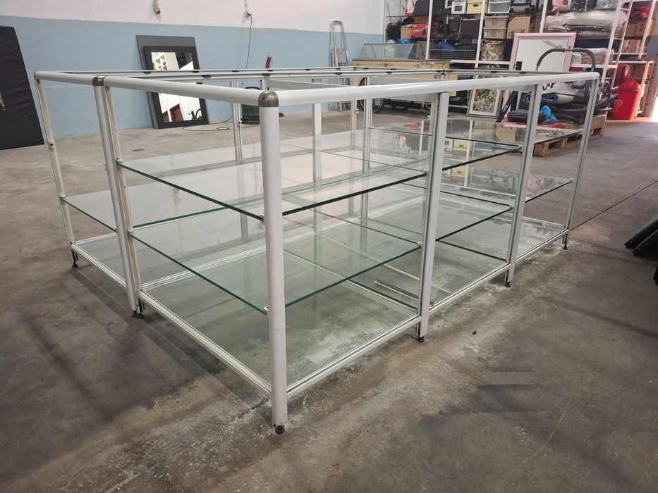 Estruturas expositor lacadas para loja