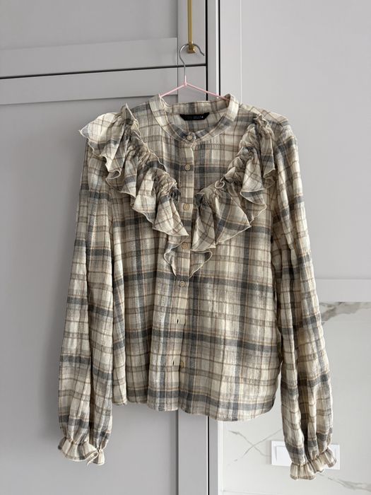 Блуза жіноча ZARA,з рюшами