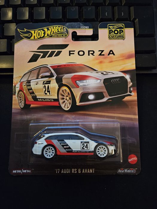 Autko Hot Wheels 17 Audi RS6 Avant Forza