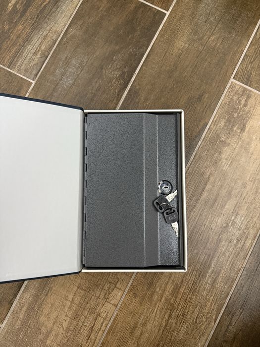 Сейф-книга The New English Dictionary, металевий, новий