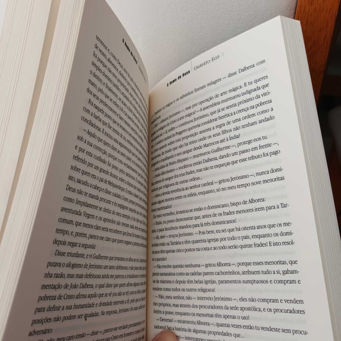O Nome da Rosa de Umberto Eco como novo.