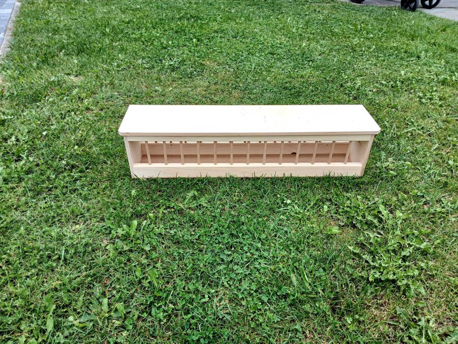 Karmniki dla ptaków z drewna