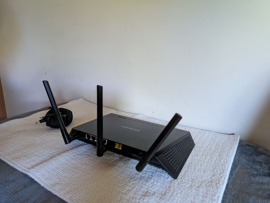 Netgear Nighthawk R6700v364283902721667122