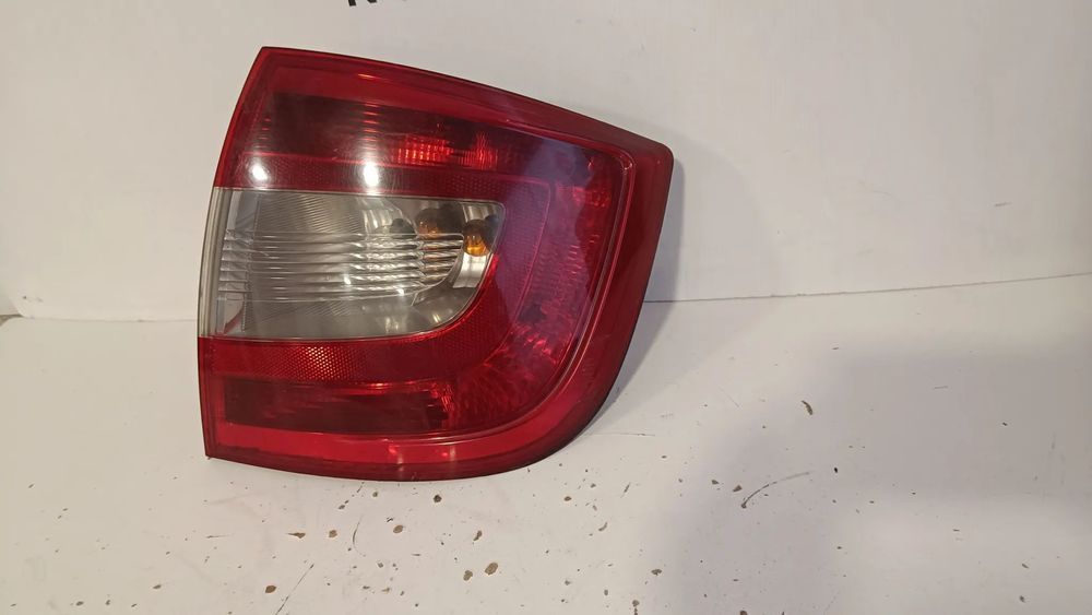Farolim farol Skoda rapid 2013