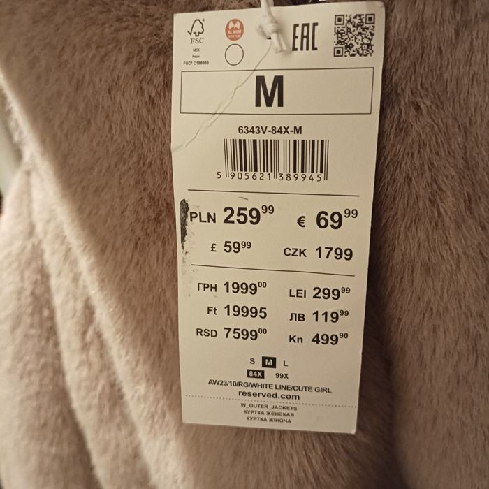 Nowe futerko Reserved z metką