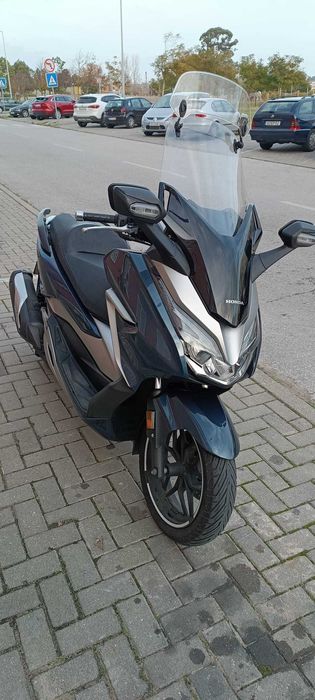 Maxi Scooter Honda Forza 300