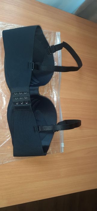 Продам бюстгальтер новий  з вау пушапом +1/2  розміри робить чашечка  розмір В 75-80