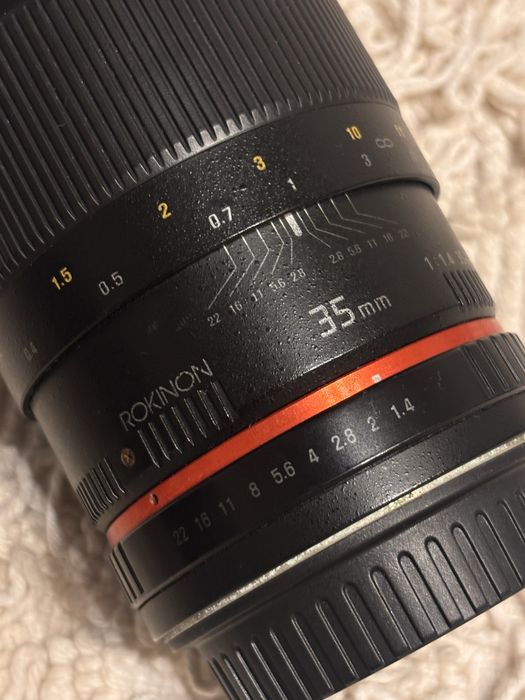 Objetiva 35mm 1.4 Rokinon p/ Canon