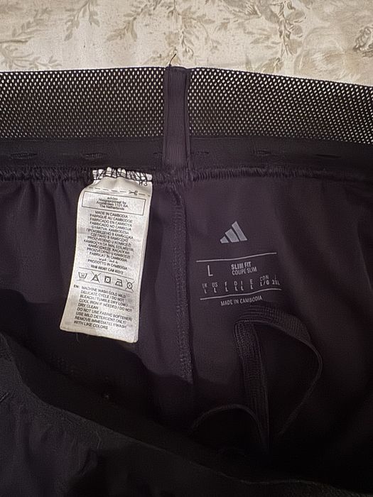 Conjunto Treino Oficial Manchester United Adidas (Camisola M + Calções L + 2 Cuecas XL) — NOVO