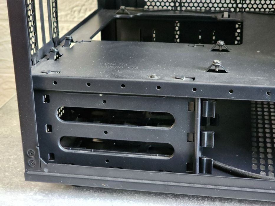 Корпус для ПК Thermaltake Core V21 (mATX)