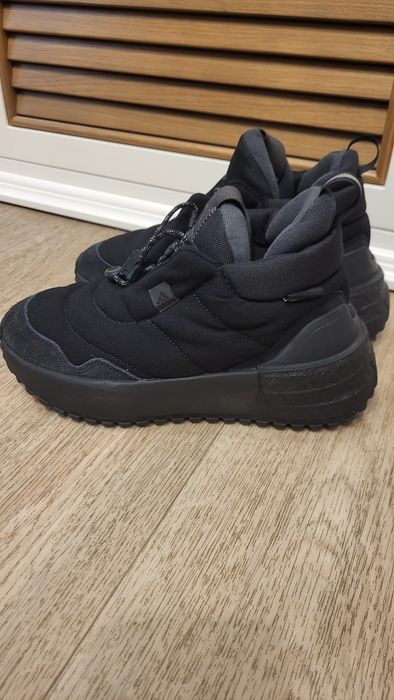 Женские зимние ботинки Adidas 4000 грн