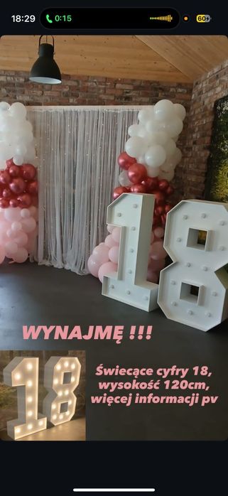 Świecące cyfry dekoracją na 18 urodziny