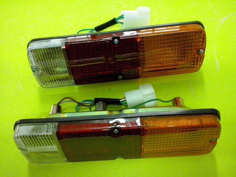 Farolins traseiros Toyota Land Cruiser BJ40 Hiace LH11 Hilux NOVOS