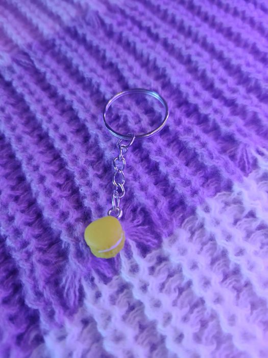 Porta-chaves de macaron amarelo