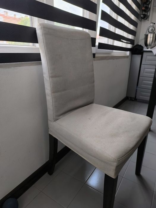 Mesa extensível com cadeiras