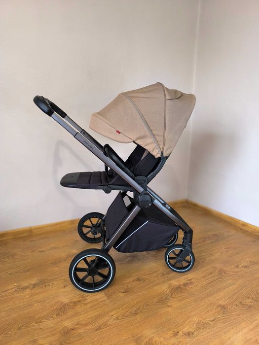 Прогулянкова коляска Carrello Ultra