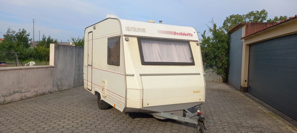 Caravana DETHLEFFS c / WC e avançado