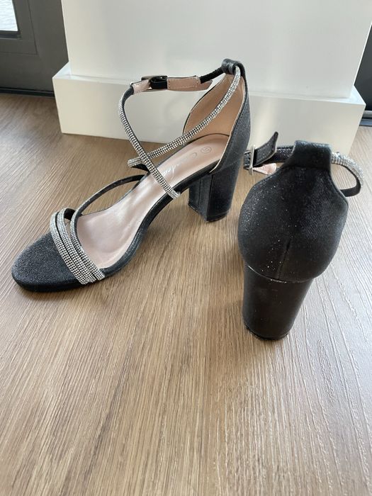 Sandalia de tira 37