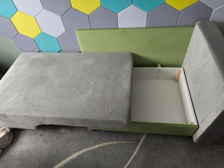 Łóżko, tapczan dla dzieci  AVO., z poduchą Avocado 75 cm