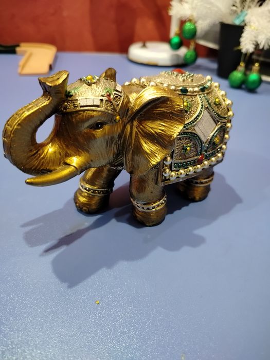 Статуетка золотий слон(14832)- символ  удачі та достатку
