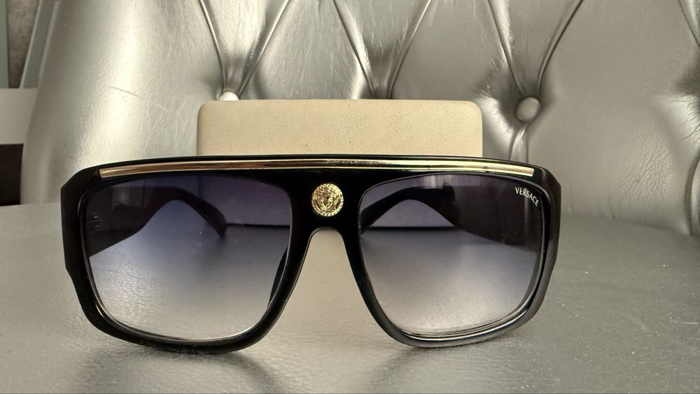 Сонцезахисні окуляри від Versace