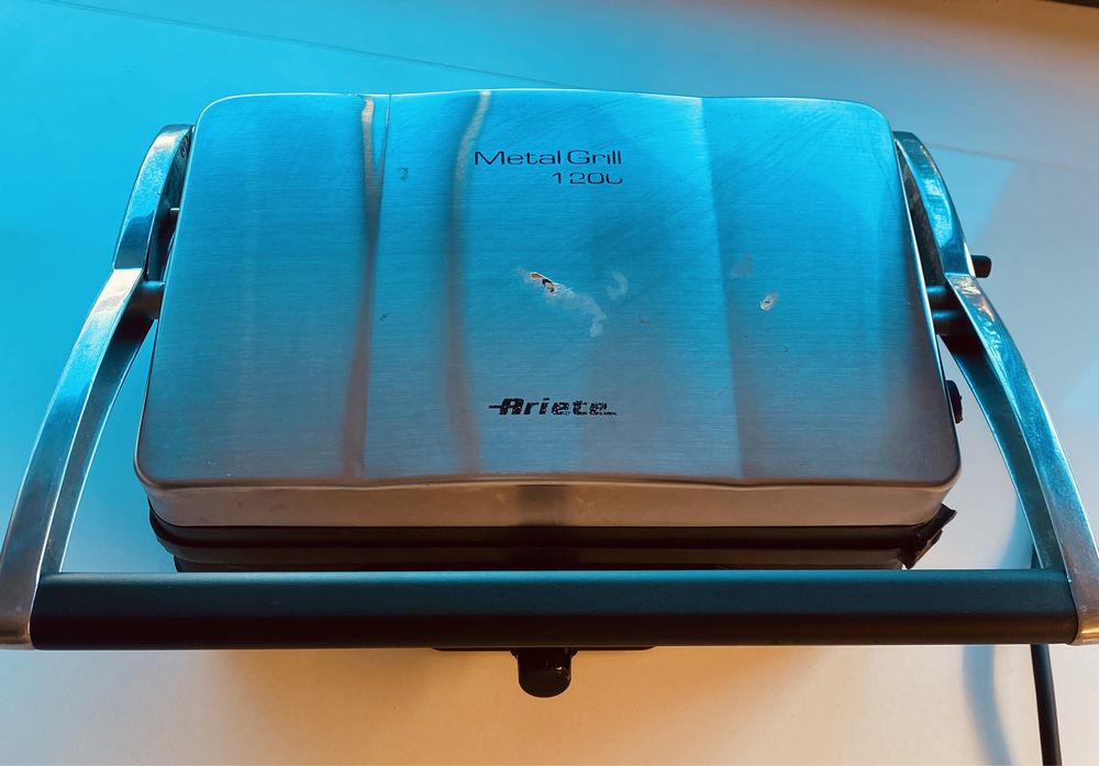 Grelhador / Sandwicheira Ariete Metal Grill 1200