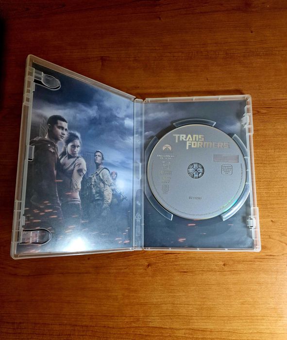 TRANSFORMERS (Michael Bay/Steven Spielberg) Megan Fox / Shia LaBeouf