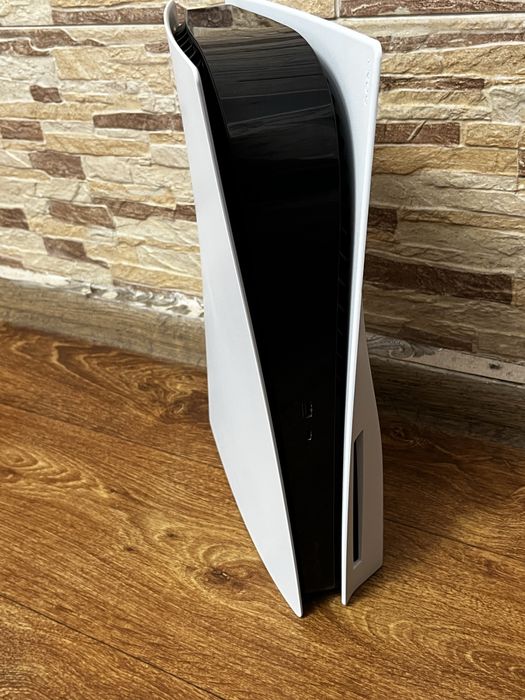 PS5 + 2 джойстики + 12 ігор + диски, відмінний стан