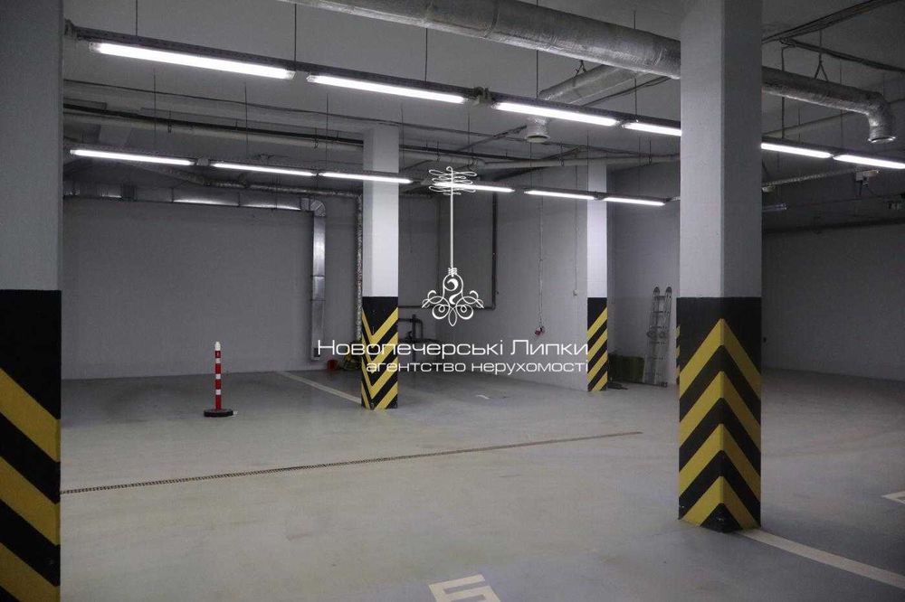 Продаж унікального пентхаусу без рем. вул. Ломаківська  508м2 Печерськ