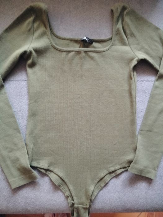 Body w kolorze khaki