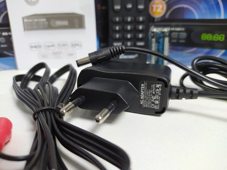 Приставка Т2 тюнер ресивер приемник EuroSky ES-14 DVB-T/T2/C IPTV YTV