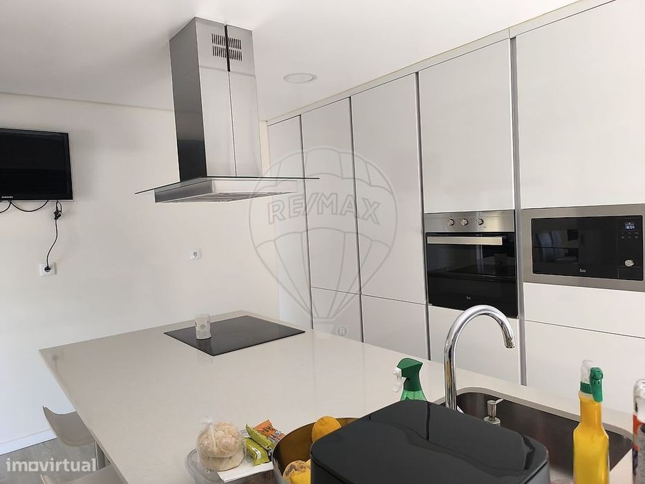 Moradia T4 para arrendamento