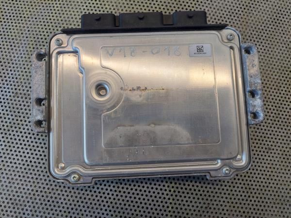 Centralina motor / ECU PEUGEOT 5008 I (0U_, 0E_)