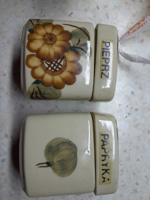 Pojemniki na przyprawy ,dzbanuszek prl vintage