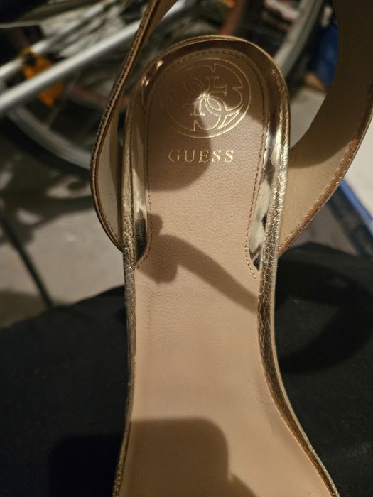 Sandały guess roz 40. Raz założone.